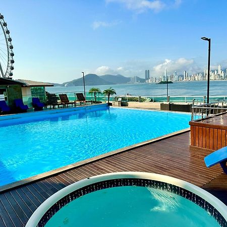 Roda Gigante, Garagem E Piscina Balneario Camboriu Dış mekan fotoğraf